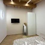 Three Diamonds House דירה קטאניה
