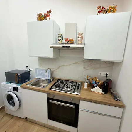 Three Diamonds House *