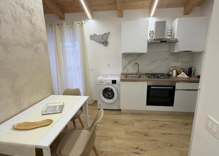 Apartment Three Diamonds House Catania